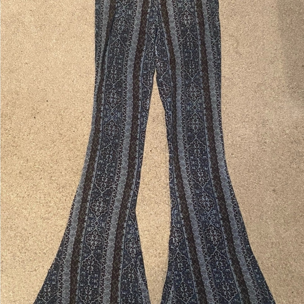 Socialite Blue and Black Patterned Pants